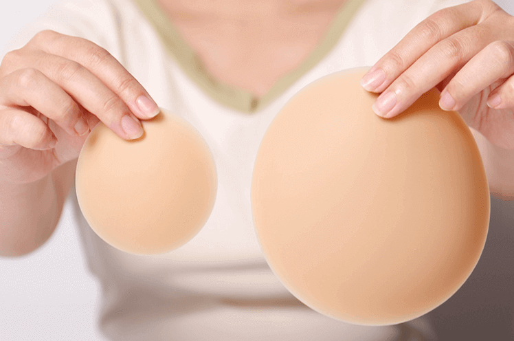 nipple cover in 2 different sizes