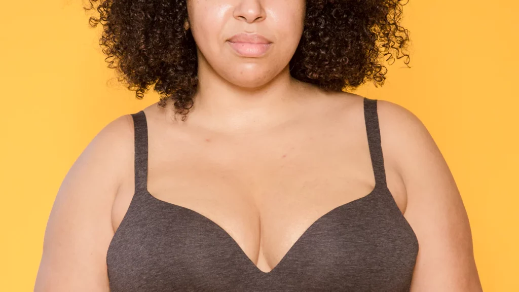 a women wearing the bra designed for big busts