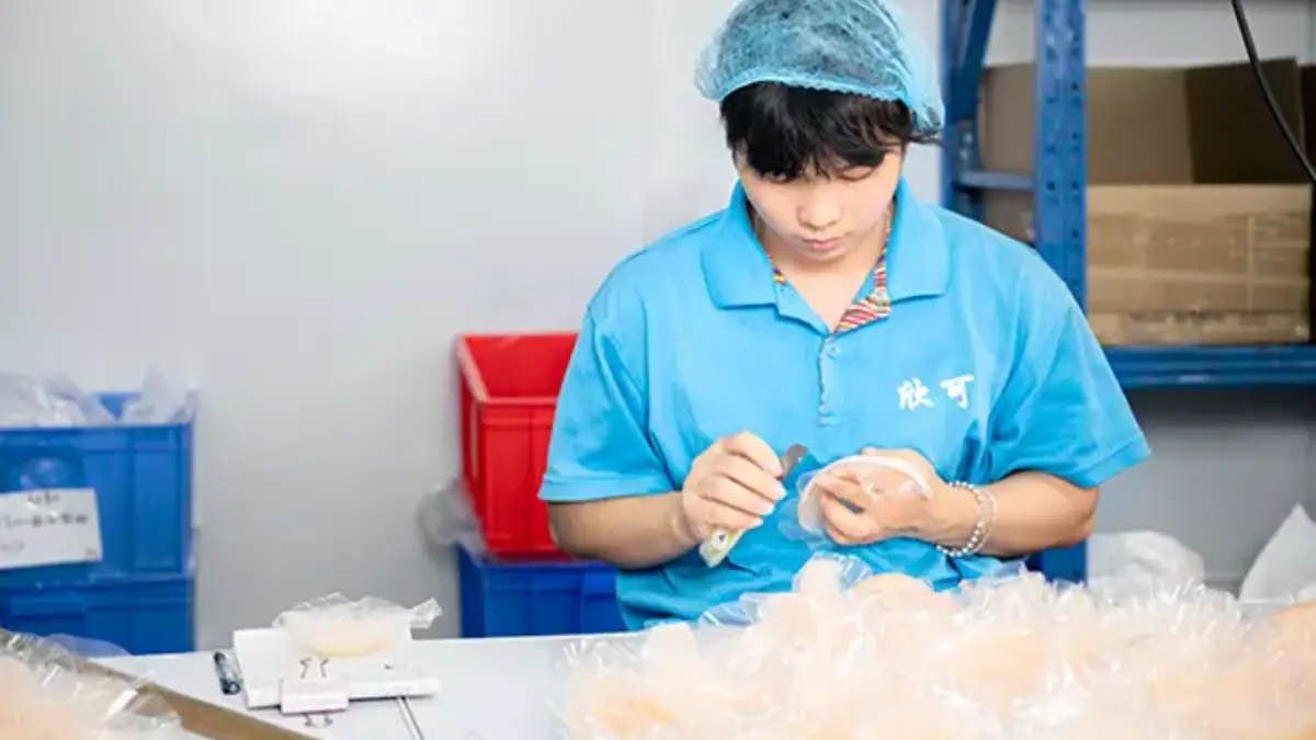 Customize silicone bra in a factory — quality control